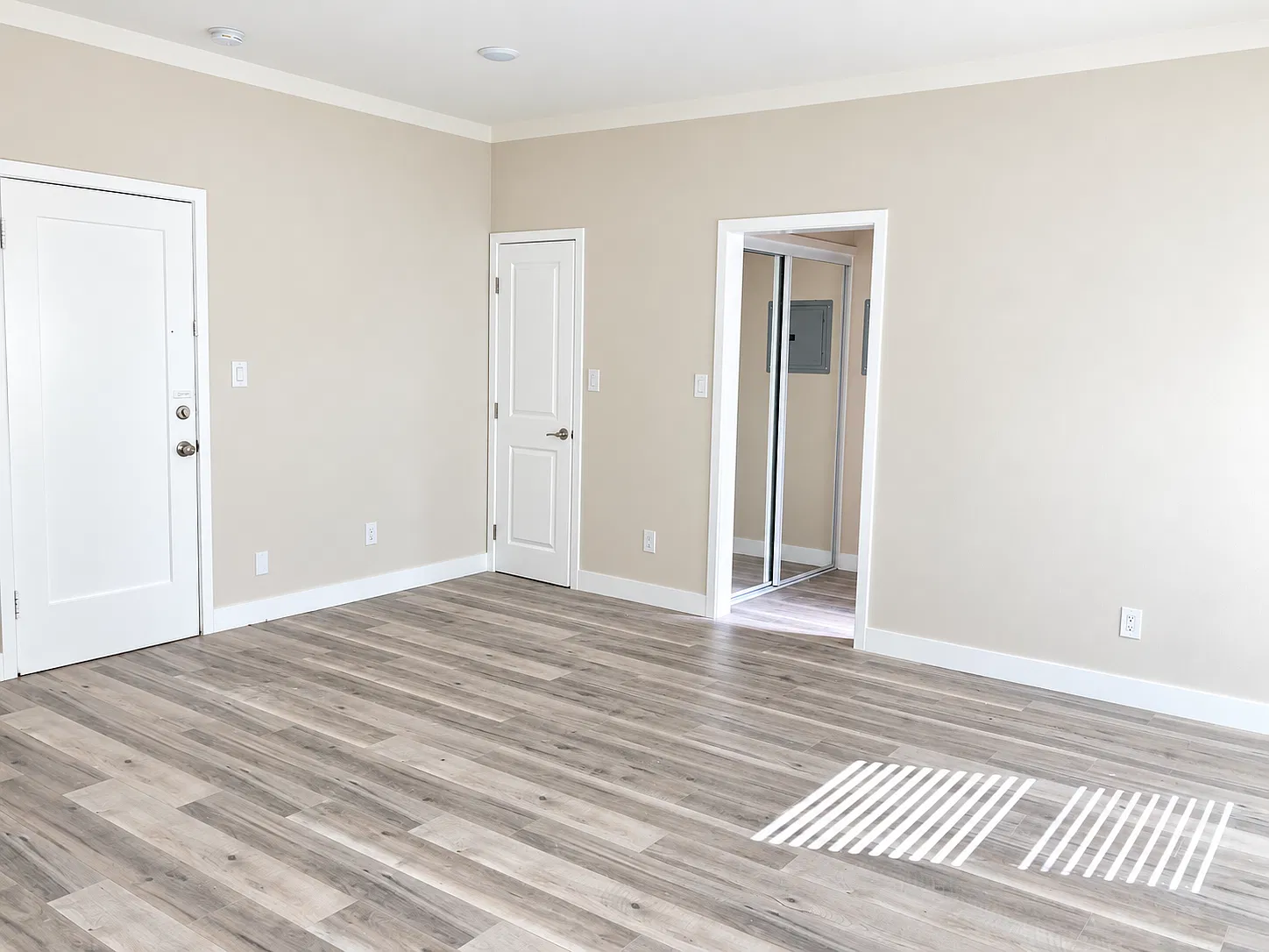 Studio, $1,750 — Photo 4