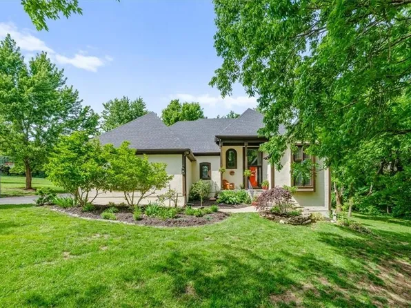 24600 W 61st Ter, Shawnee, KS 66226