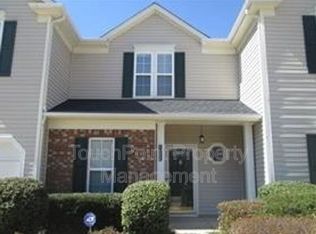 8852 Cinnabay Dr, Charlotte, NC 28216