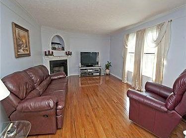 3rd image of 113 Hazelwood Dr