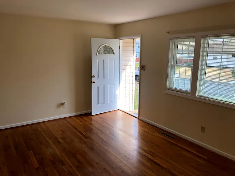44 Lynch Farm Dr — Photo 6