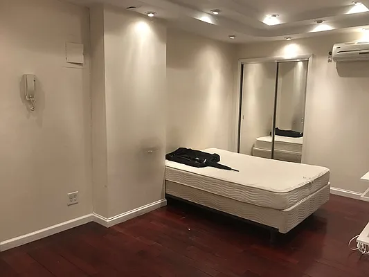 Rented by FirstService Realty (legacy) | media 21