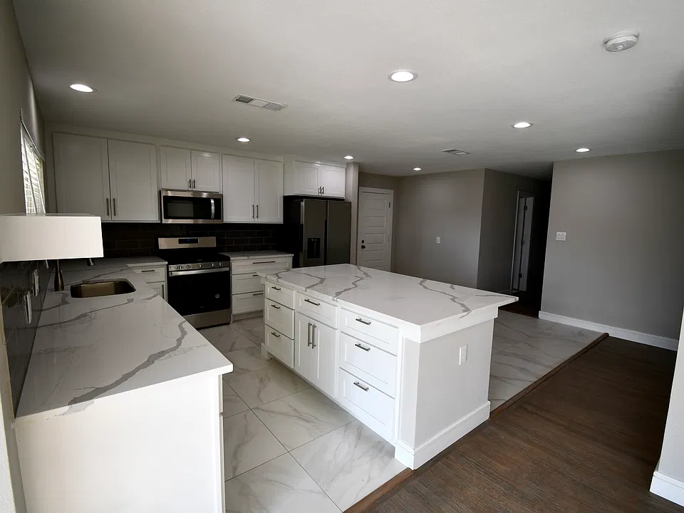 1817 Puritan Dr