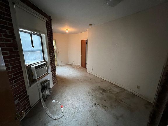4th image of 153 W 106th St APT 5B