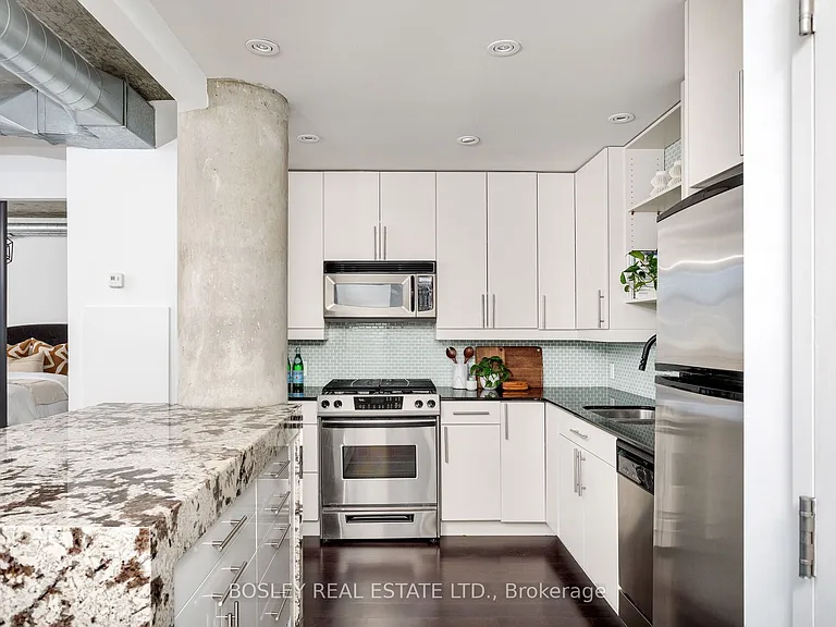 42 Camden St #703 — Photo 8