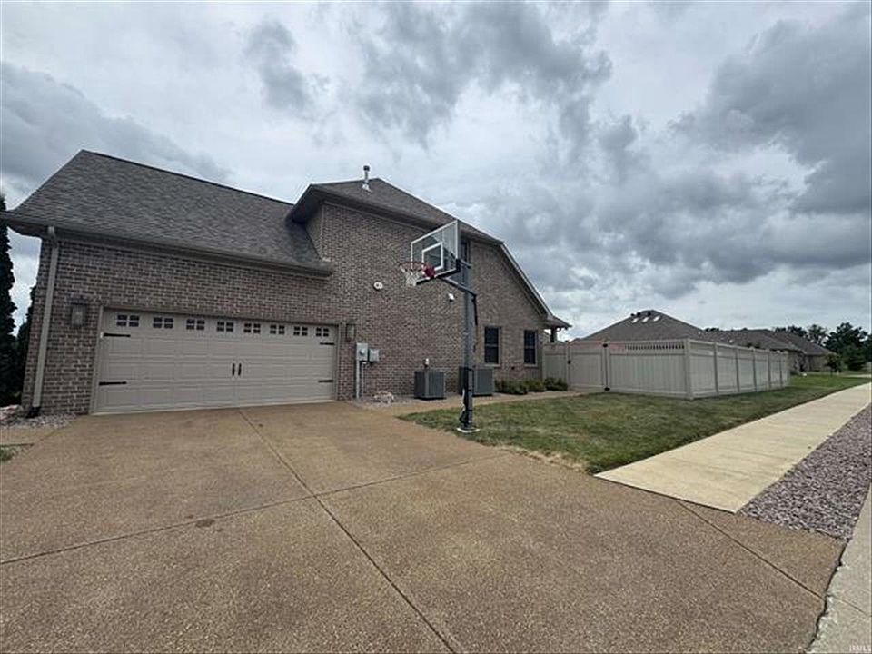 2nd image of 9919 Ella Cir