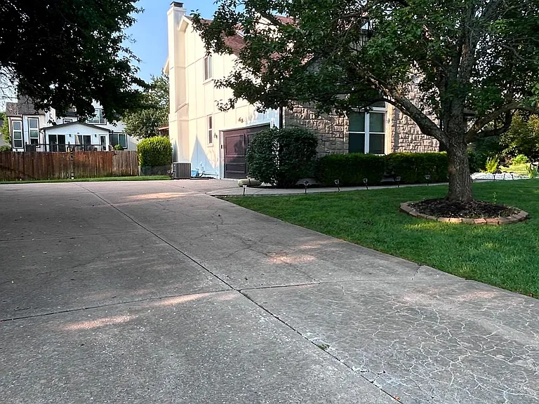 15317 Lowell Ave — Photo 5