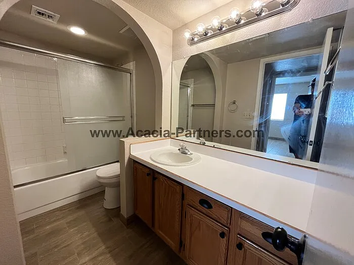 426 S Ridgefield Ave — Photo 12