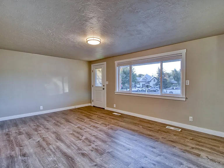 272 N Center St #2 — Photo 5
