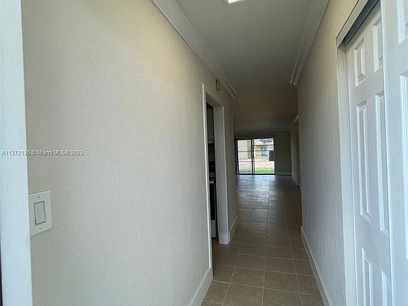 4th image of 505 NW 177th St APT 115