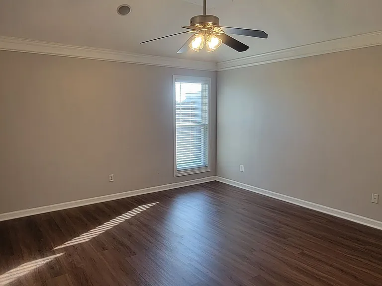 194 Romie Dr — Photo 11