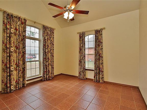 5th image of 108 S Nelson Dr