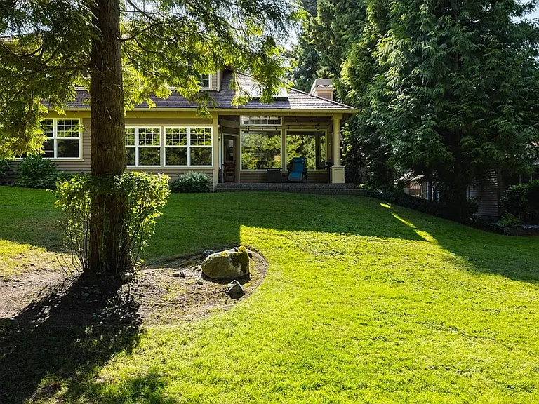 9032 Gleneagle Dr — Photo 1