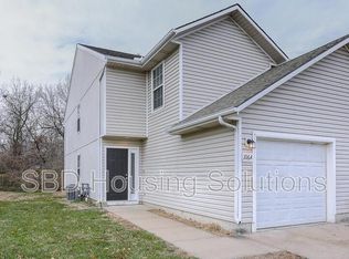 106 NE Dogwood St APT A, Oak Grove, MO 64075