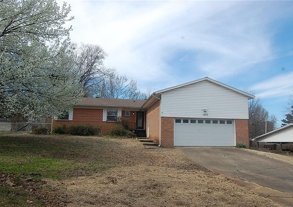 1st image of 1207 Lisa Ln