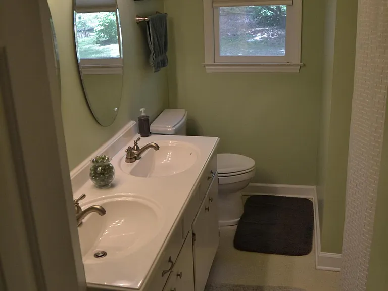 861 Hawthorne Dr — Photo 13