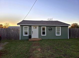301 H St, Elgin, OK 73538