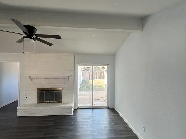 742 Royal Oaks Dr — Photo 10