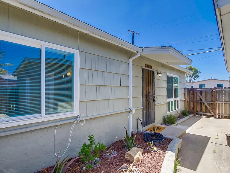 4114 Fond Du Lac Ave — Photo 4