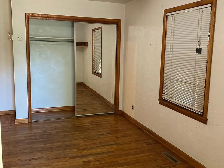 305 Walnut Ln — Photo 6
