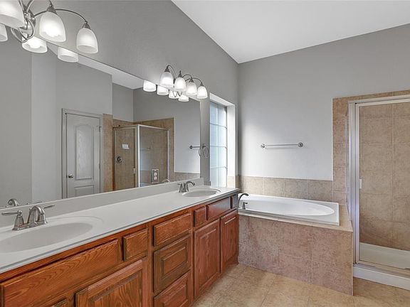 4th image of 3024 Hereford Dr