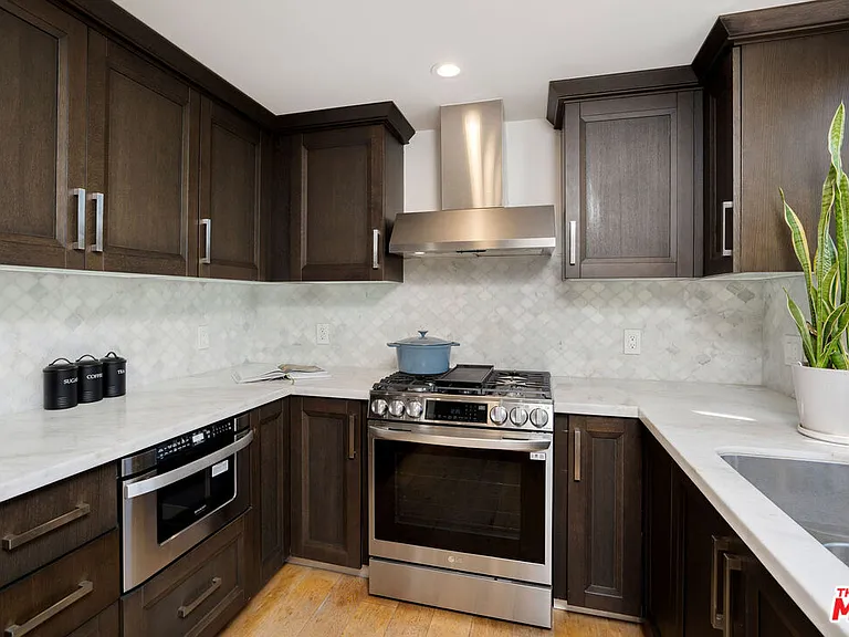 10523 Ashton Ave #301 — Photo 15