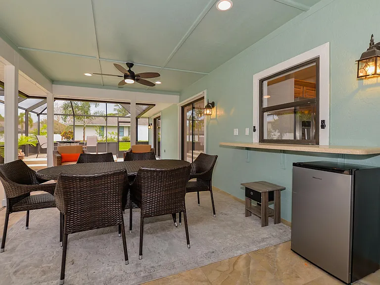 2411 NE Pinecrest Lakes Blvd — Photo 31