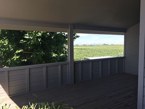 Upper deck off of Master