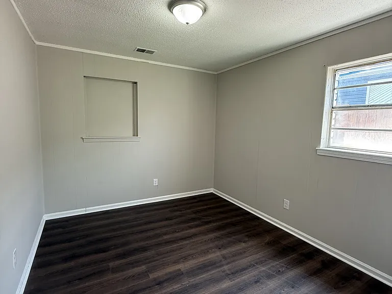 405 Nevada St — Photo 8