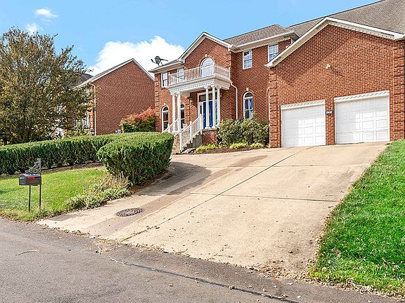 3rd image of 171 Hickory Heights Dr