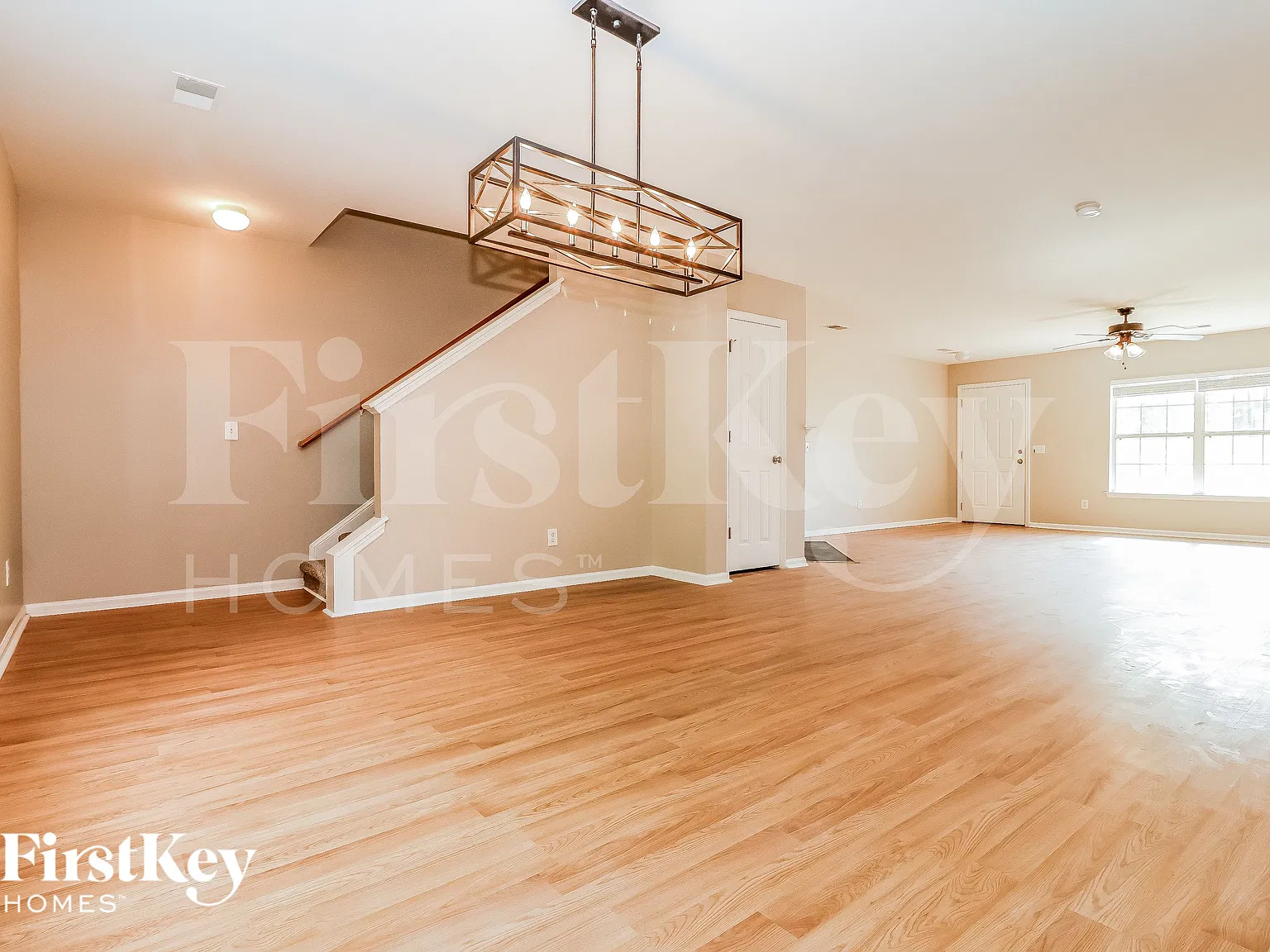4 bed, 2.5 bath, 2358 sqft, $2,585 — Photo 4