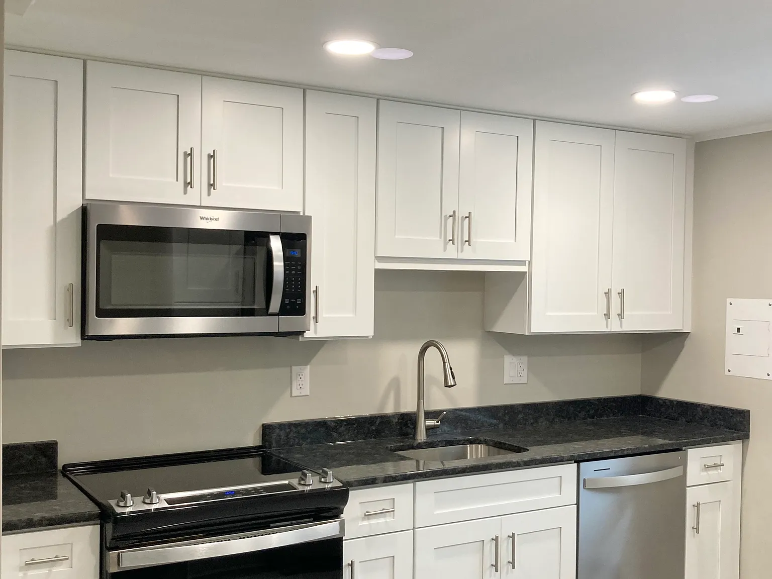 1 bed, $1,590 — Photo 2