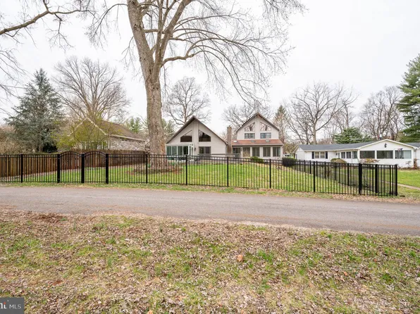 170 Natalie Ln, Harpers Ferry, WV 25425