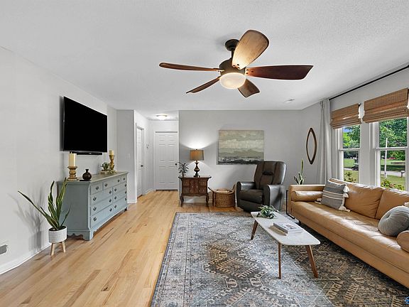 4th image of 1308 Whispering Hills Cir NW