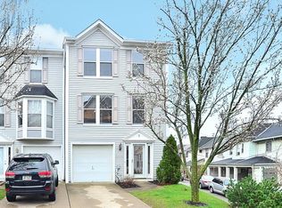 2 Hemingway St, Pittsburgh, PA 15213