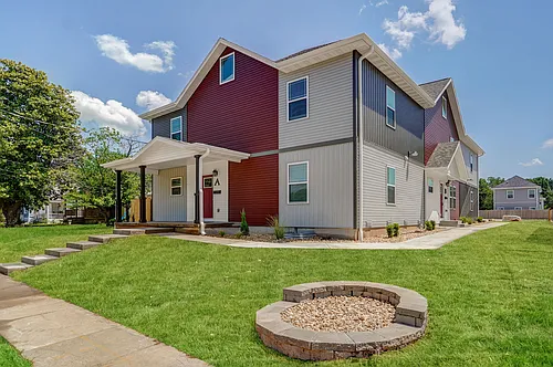 1320 E Elm St #A Photo 1