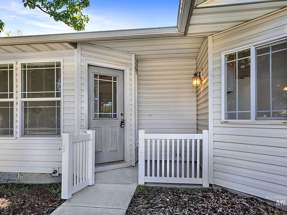 3rd image of 503 N Coppertree Dr