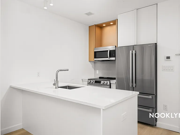 26-04 Jackson Ave #14J — Photo 4