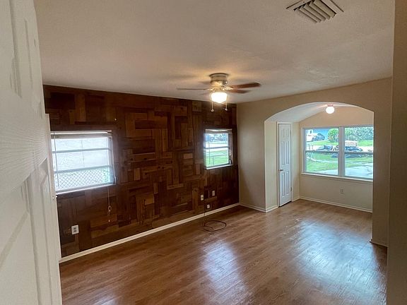 5th image of 14516 Sussex Dr