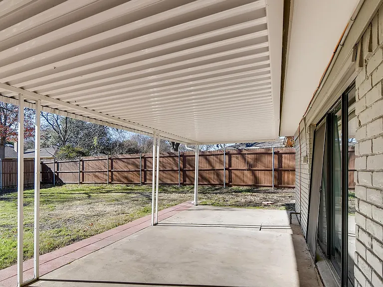 1724 Westridge Dr — Photo 24