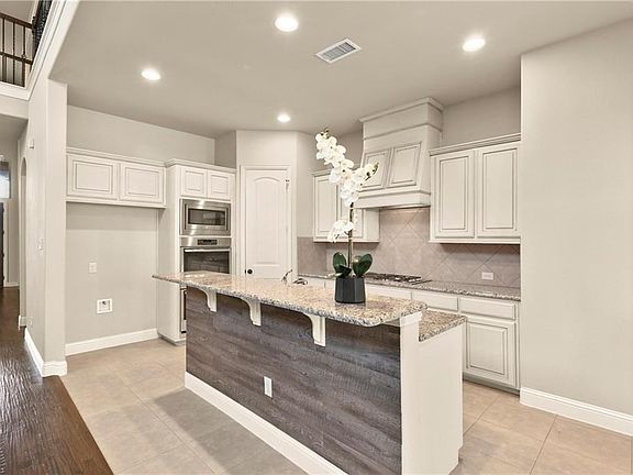 4th image of 1605 Seminole Ln