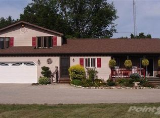 2976 N Lakeshore Dr, Ludington, MI 49431