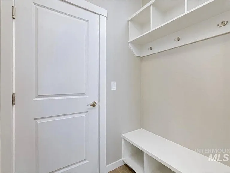 2255 E Mendota Dr — Photo 13