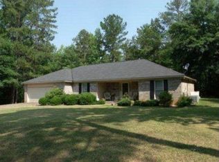 568 Rocky Creek Dr, Cataula, GA 31804