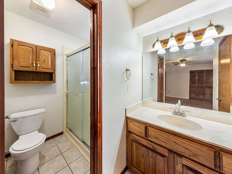 57 Woodcreek Dr — Photo 15