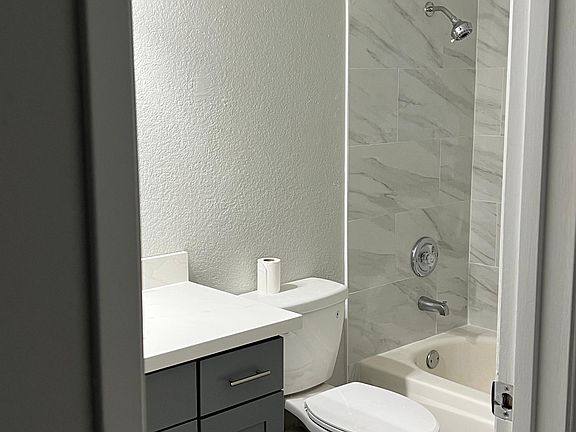 4th image of 14517 NE 6th Pl APT 3