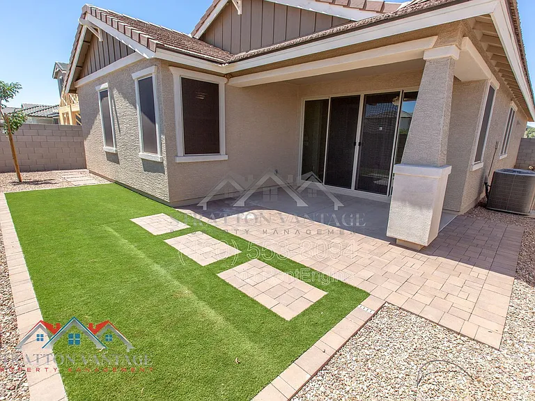 15769 W Voltaire St — Photo 36