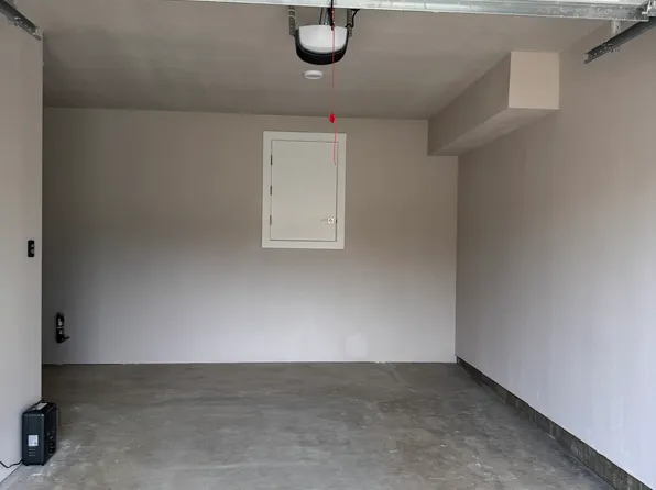 9818 SW 34th Pl, Portland, OR 97219