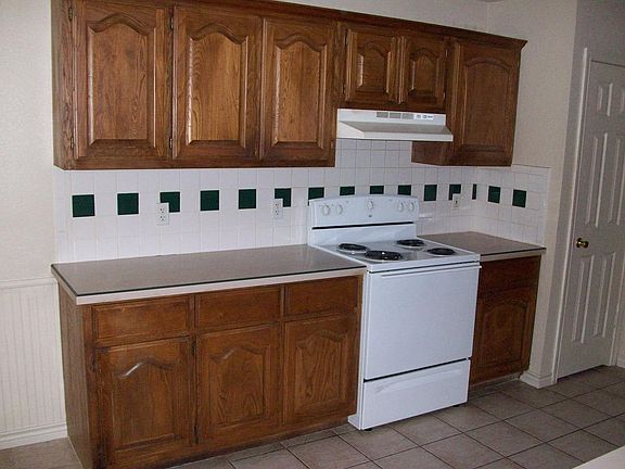 4th image of 3200 Pecan Valley Dr