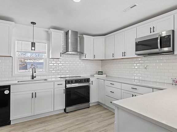 5th image of 3121 S 47th St